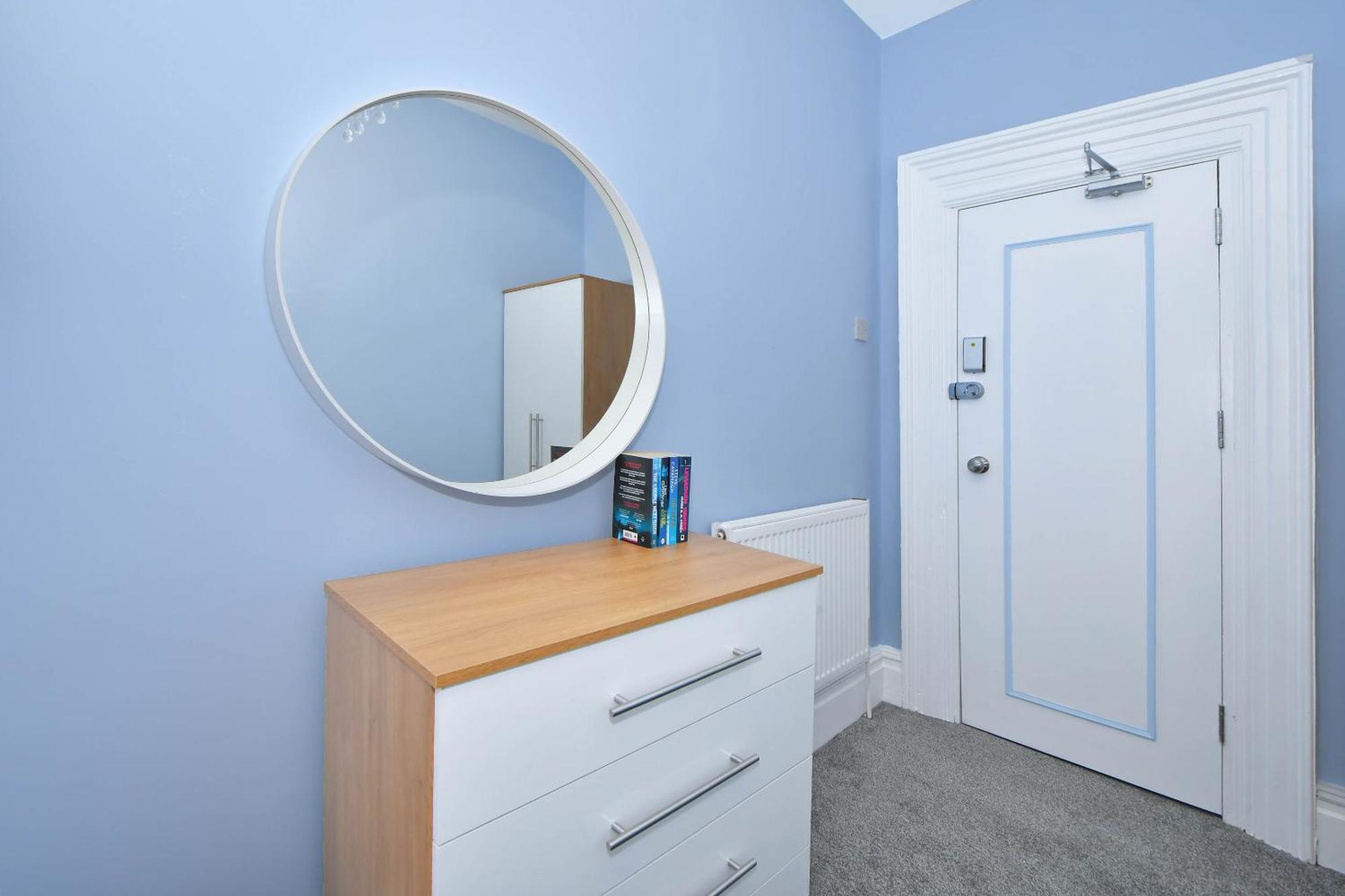 One Battison - Affordable Rooms, Suites & Studios In Stoke On Trent Oda fotoğraf